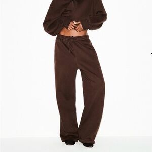 SKIMS ESPRESSO FLEEZE BAGGY  SWEATPANTS 

UNISEX